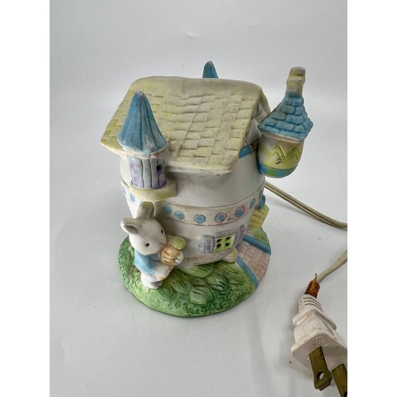 1992 Beachwood Ltd. Hand Painted Porcelain Easter Lighted House 28816 Church - Picture 3 of 9